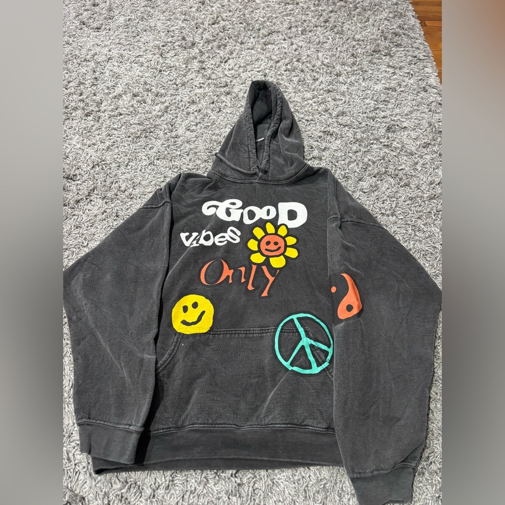 Pacsun hoodie
Size: L Color: Gray